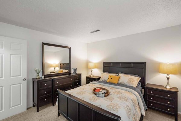 cc-lp-bedroom large bedroom